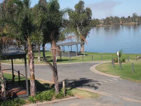 DC On The Lake - Accommodation Redcliffe 0