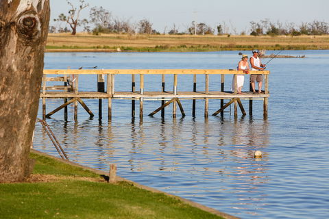 DC On The Lake - Accommodation Redcliffe 1