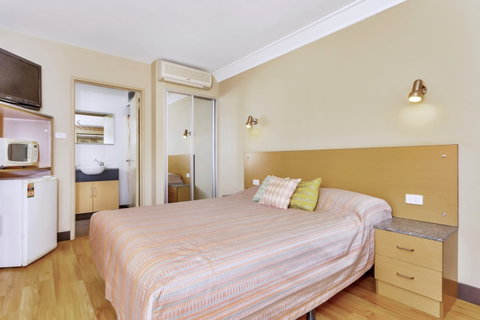 Econo Lodge Karratha - Accommodation Redcliffe 1