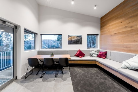 Elk At Falls - Accommodation Redcliffe 0