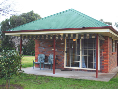 Factory Lane Bed & Breakfast - Accommodation Redcliffe 0