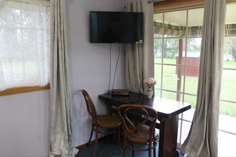 Factory Lane Bed & Breakfast - Accommodation Redcliffe 2