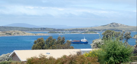 Island View Retreat - Accommodation Redcliffe 0