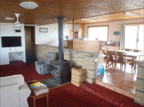Island View Retreat - Accommodation Redcliffe 1