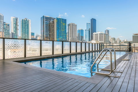 Peppers Docklands - Accommodation Redcliffe 2