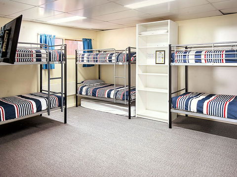 Reindeer Ski Club - Accommodation Redcliffe 0
