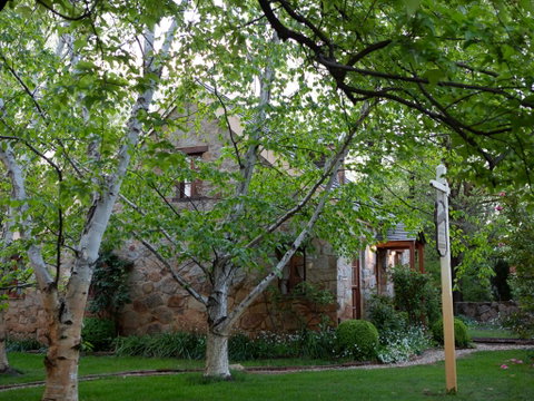 The Stone Cottage Beechworth - Accommodation Redcliffe 1