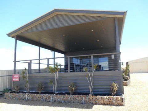 The Seahorse - Accommodation Redcliffe 0