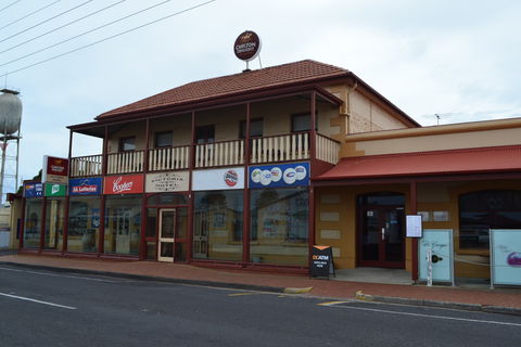 Victoria Hotel Port McDonnell - Accommodation Redcliffe 0