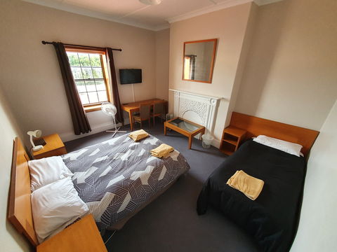 Victoria Hotel Port McDonnell - Accommodation Redcliffe 1
