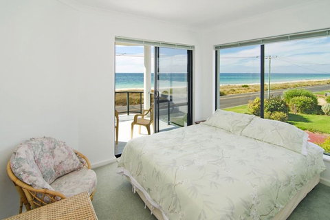 Bayside Beauty - Accommodation Redcliffe 2