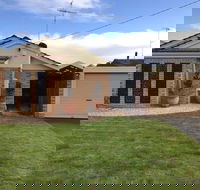 Canalside Family Getaway - Accommodation Redcliffe