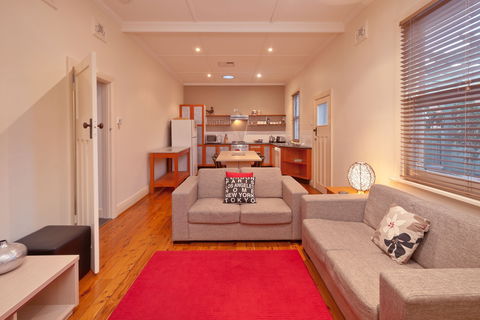 Central Crisp - Accommodation Redcliffe 1