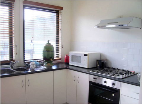 Cudgerie Little House - Accommodation Redcliffe 1