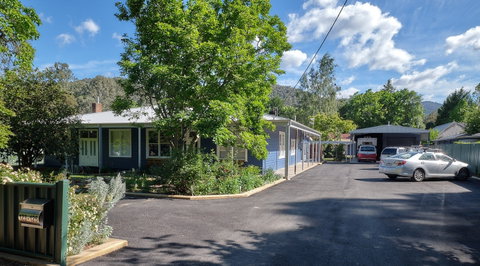 Edlin House - Accommodation Redcliffe 1