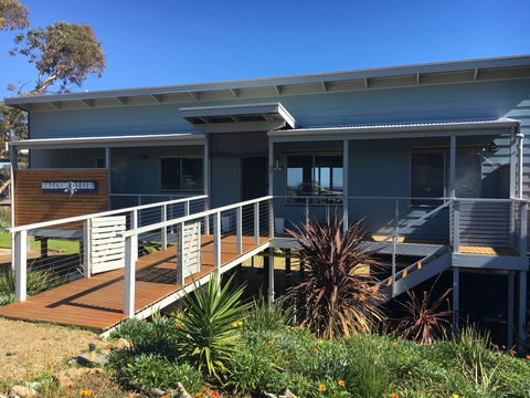 Falcon Blue - Accommodation Redcliffe 0
