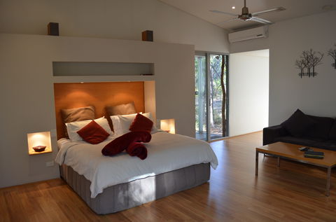 Hidden Valley Forest Retreat - Accommodation Redcliffe 2