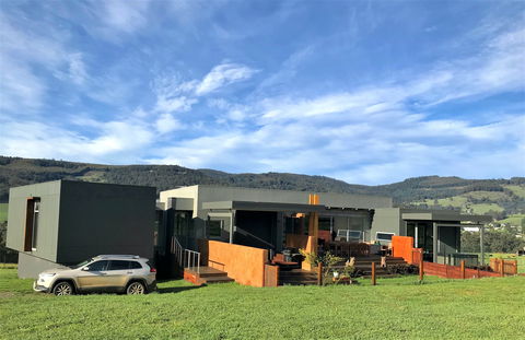 Highland Getaway Luxury Farm Stay B&B - Accommodation Redcliffe 0