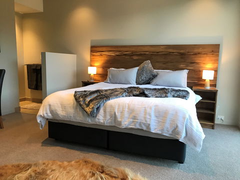 Highland Getaway Luxury Farm Stay B&B - Accommodation Redcliffe 1