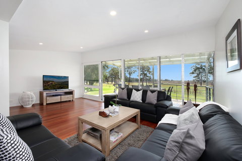 Ironbark Retreat - Accommodation Redcliffe 2