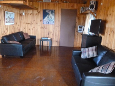 Melaleuca - Eco And Pet Friendly,  Harbor Point Cabins - Accommodation Redcliffe 2