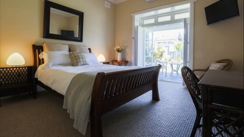 Merewether Beach House B And B - Accommodation Redcliffe 2
