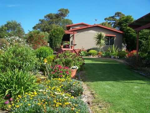 Monaro Cottage - Accommodation Redcliffe 1