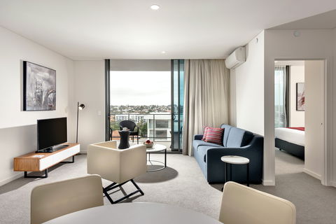 Ramada By Wyndham Vetroblu Scarborough Beach - Accommodation Redcliffe 2