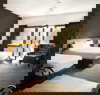 Riverview Hotel - Accommodation Redcliffe