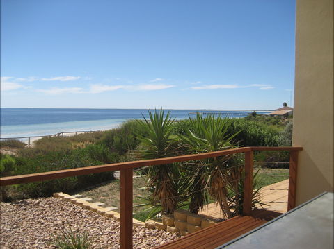 Sandcastles - Accommodation Redcliffe 2