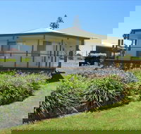 Sims Holiday Home - Accommodation Redcliffe