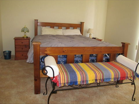 Sims Holiday Home - Accommodation Redcliffe 2