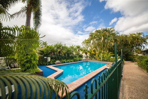Southside Holiday Village - Accommodation Redcliffe 1
