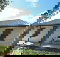 Stable Cottage - Accommodation Redcliffe