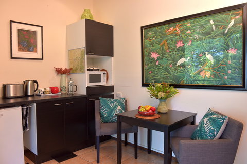 Swanpool Creek Bed And Breakfast - Accommodation Redcliffe 2