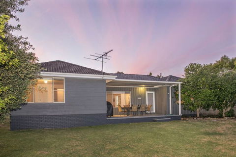 Swell Shack - Accommodation Redcliffe 0