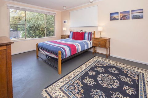 Swell Shack - Accommodation Redcliffe 2