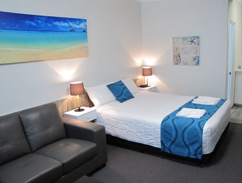 Top Of The Town Motel - Accommodation Redcliffe 0