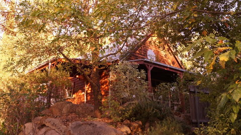 Artscape Cottage Beechworth - Accommodation Redcliffe 0