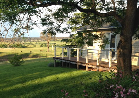 Balmoral Cottage - Accommodation Redcliffe 0