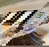 Bangalow Studio Apartment - Accommodation Redcliffe