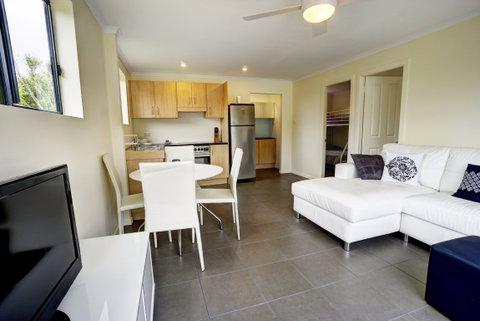 B And B At Orient Point - Accommodation Redcliffe 0