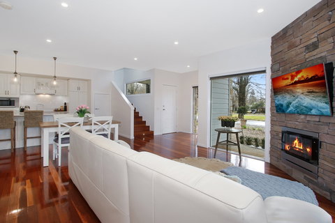 Beyond Bliss Guesthouse Two - Accommodation Redcliffe 0