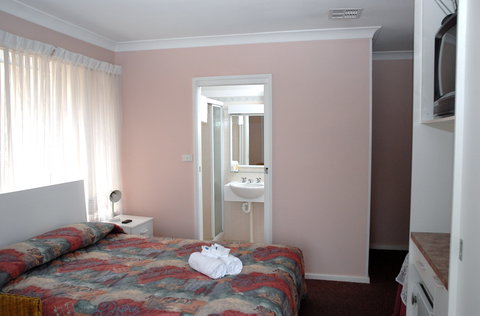 Blue And White Lodge - Accommodation Redcliffe 1