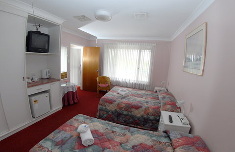 Blue And White Lodge - Accommodation Redcliffe 2