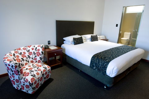 Commodore On The Park - Accommodation Redcliffe 1