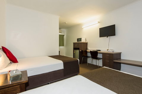 Coral Sands Motel - Accommodation Redcliffe 0