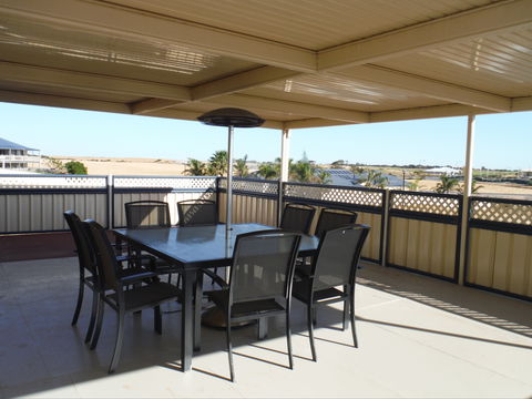 Deck To Sea - Accommodation Redcliffe 0
