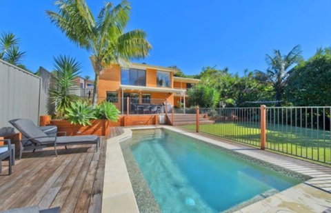 Flynns Beach Retreat - Accommodation Redcliffe 0