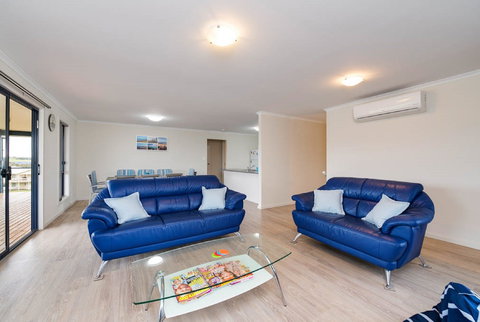 Hayborough Haven 3 - 3 Fifth Avenue - Hayborough - Accommodation Redcliffe 2